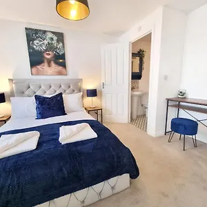 Modern & Spacious 3 Bedrooms And 2 Bathrooms Home, Free Parking! , Cambridge (Cambridgeshire) United Kingdom