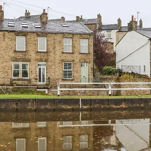Canalside , Kildwick United Kingdom