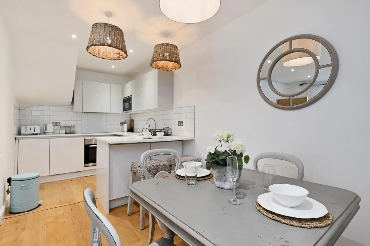 فيلا The Mews - Stylish & Central Brighton Townhouse, Up To 6 Guests بيت للعطل